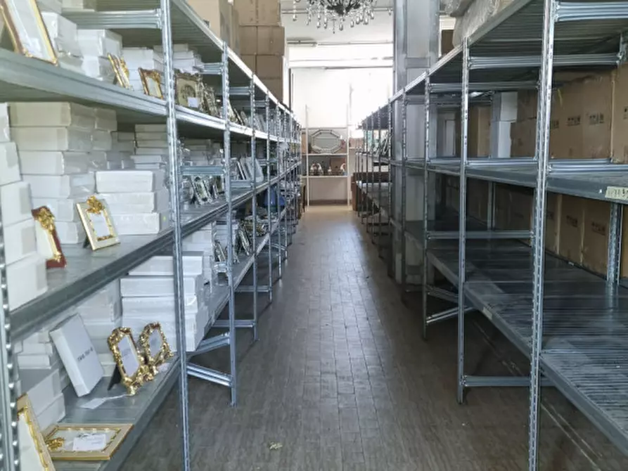 Immagine 15 di Negozio in vendita  in Via C. B Cavour n. 79 Este a Stanghella