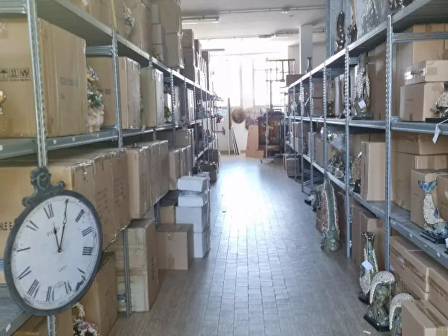 Immagine 16 di Negozio in vendita  in Via C. B Cavour n. 79 Este a Stanghella