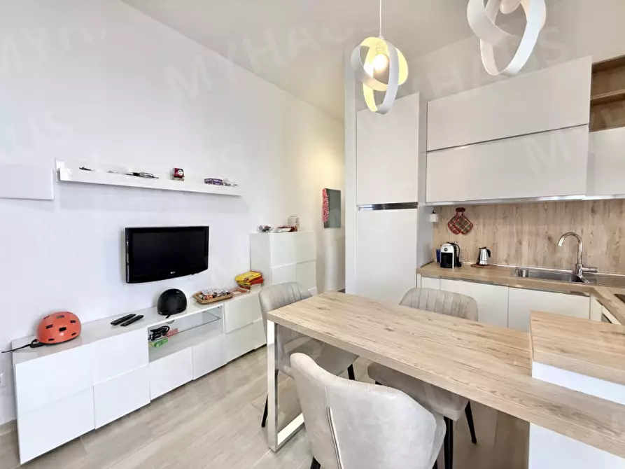 Immagine 5 di Appartamento in vendita  in Viale Andrea Mantegna, 23 a Cesenatico