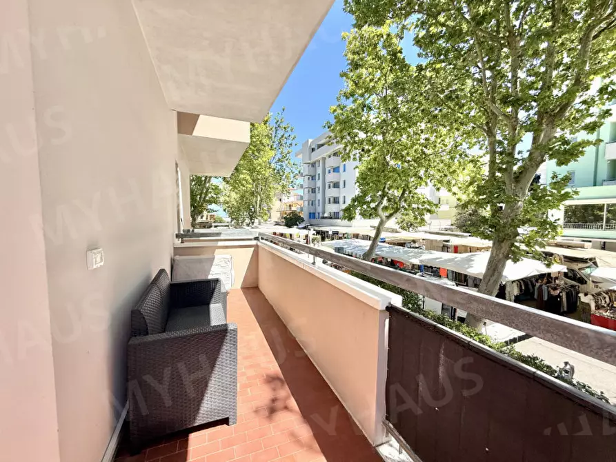 Immagine 13 di Appartamento in vendita  in Viale Andrea Mantegna, 23 a Cesenatico