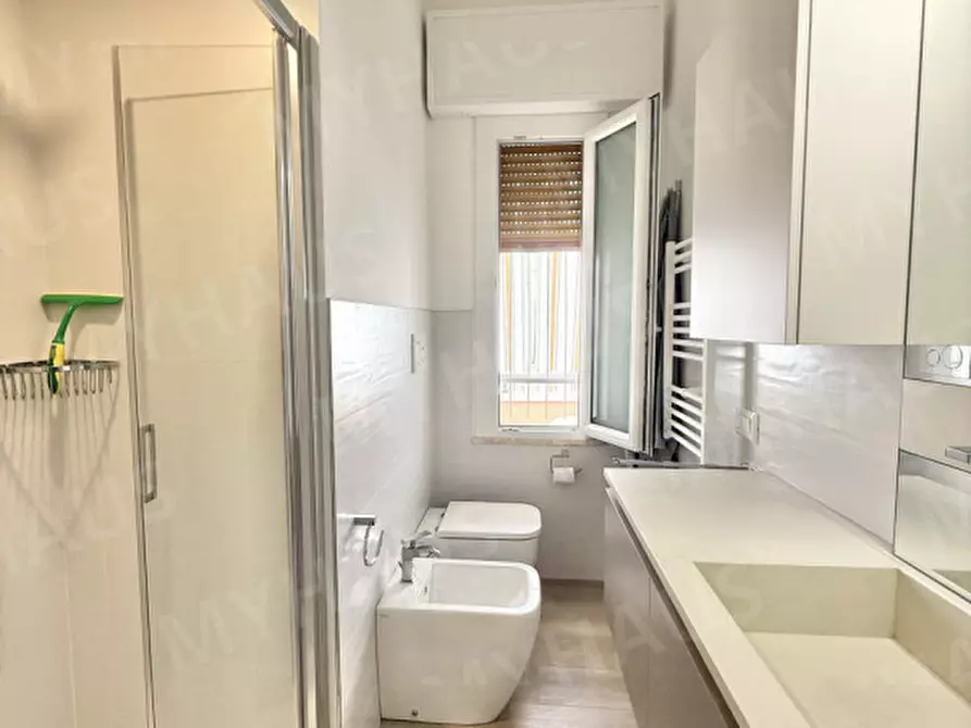 Immagine 23 di Appartamento in vendita  in Viale Andrea Mantegna, 23 a Cesenatico