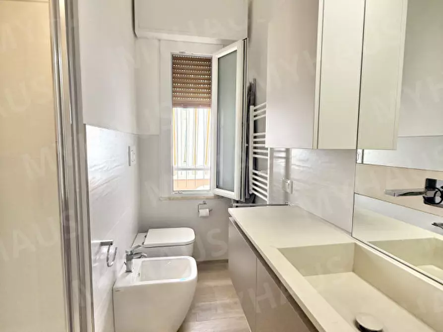 Immagine 24 di Appartamento in vendita  in Viale Andrea Mantegna, 23 a Cesenatico