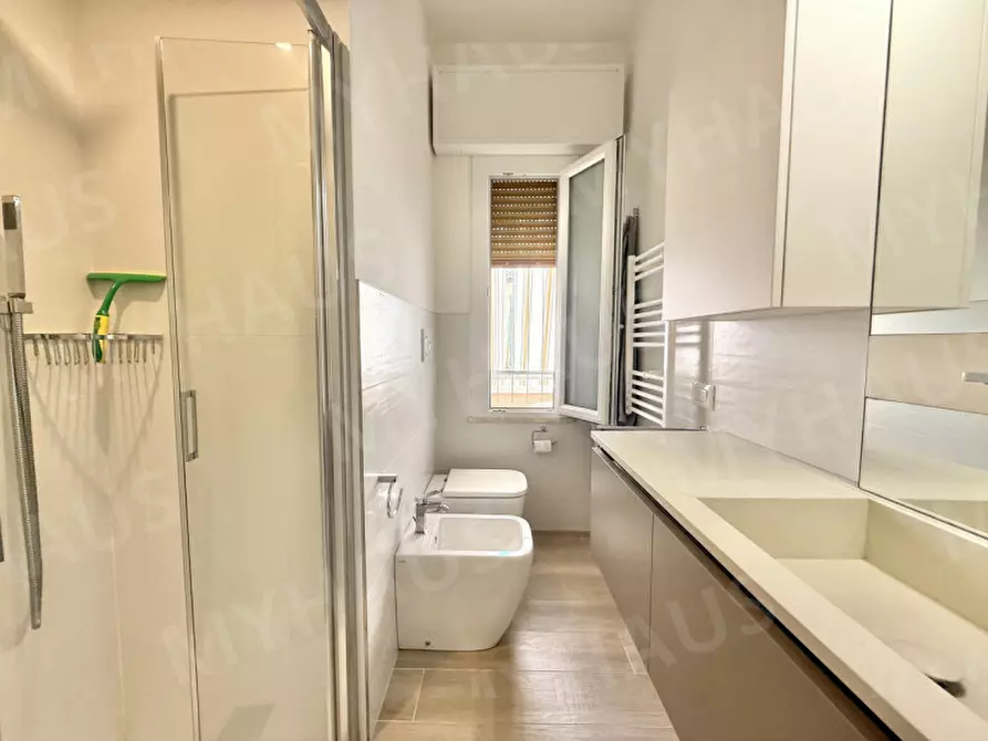 Immagine 25 di Appartamento in vendita  in Viale Andrea Mantegna, 23 a Cesenatico