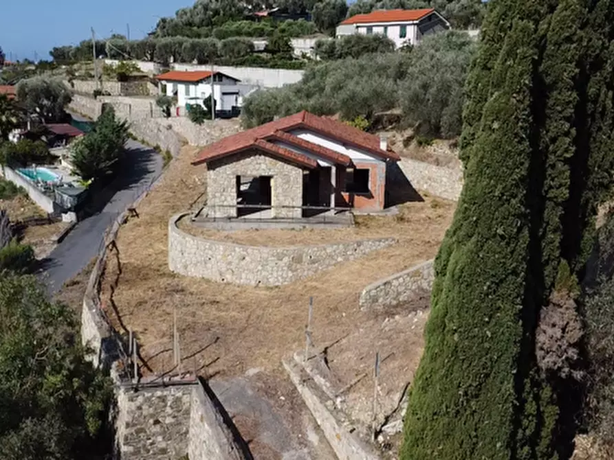Immagine 1 di Villa in vendita  in via silvio pellico a Bordighera