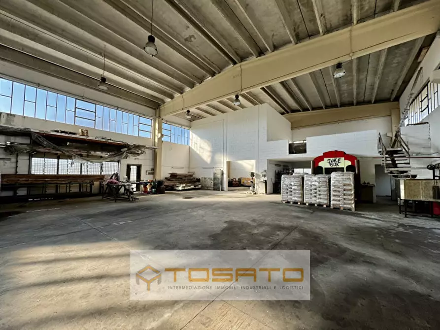 Immagine 2 di Capannone industriale in vendita  a Sona