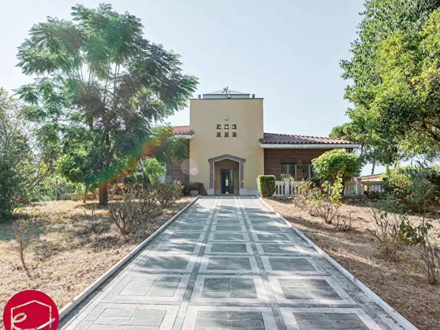 Immagine 2 di Villa in vendita  a Santarcangelo Di Romagna