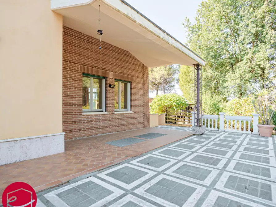 Immagine 9 di Villa in vendita  a Santarcangelo Di Romagna