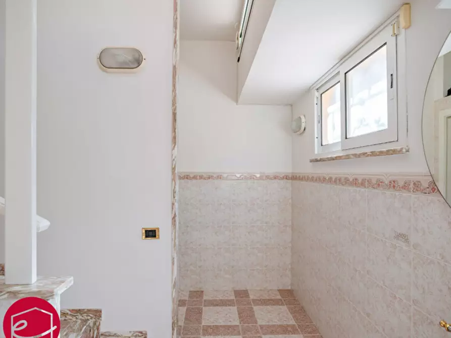 Immagine 25 di Villa in vendita  a Santarcangelo Di Romagna