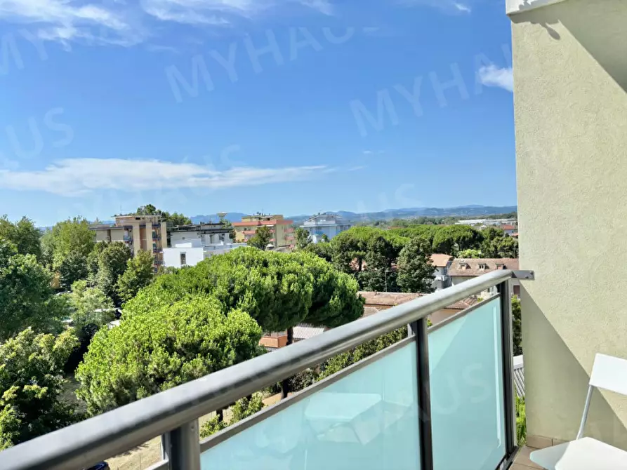 Immagine 1 di Appartamento in vendita  in Viale Antonio Canova 37 a Cesenatico