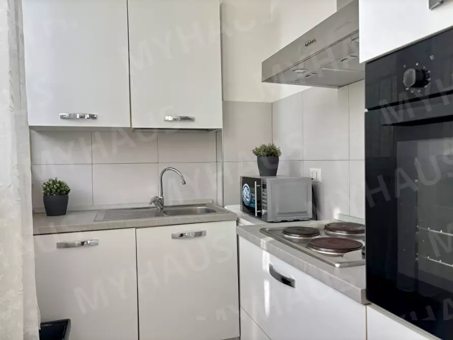 Immagine 7 di Appartamento in vendita  in Viale Antonio Canova 37 a Cesenatico