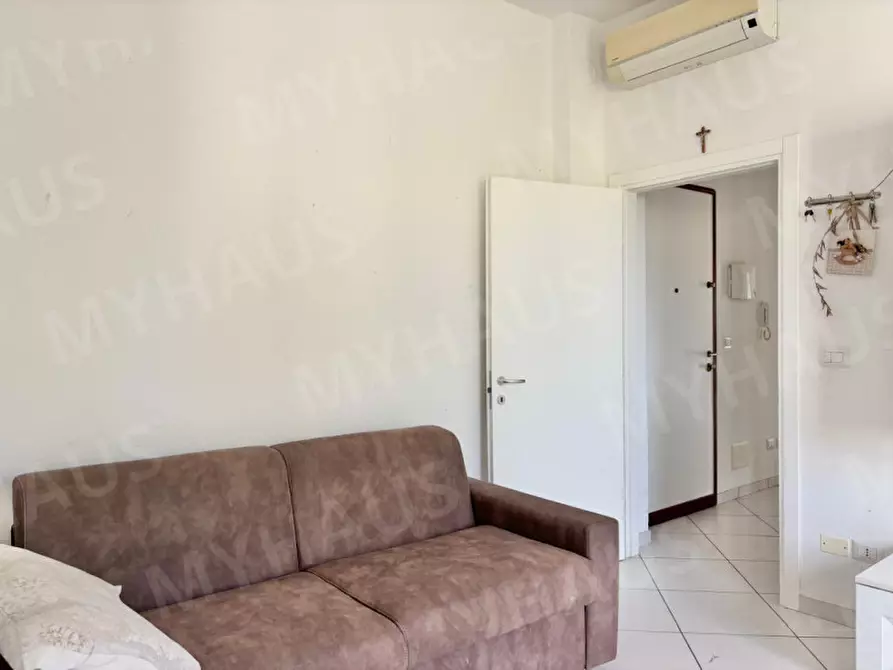 Immagine 9 di Appartamento in vendita  in Viale Antonio Canova 37 a Cesenatico