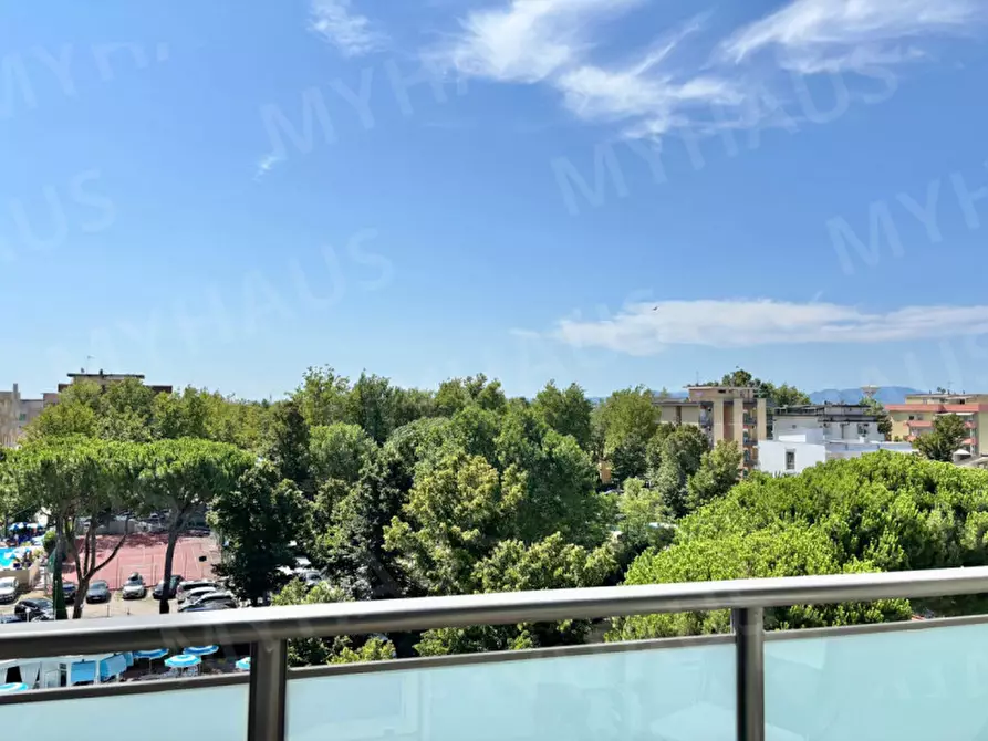 Immagine 11 di Appartamento in vendita  in Viale Antonio Canova 37 a Cesenatico