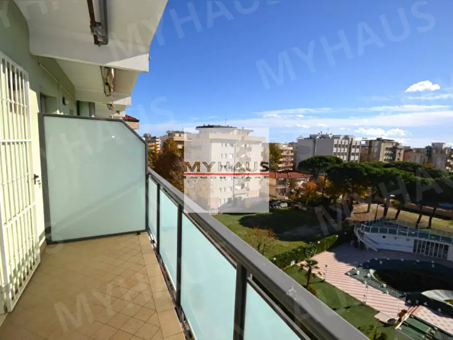 Immagine 12 di Appartamento in vendita  in Viale Antonio Canova 37 a Cesenatico