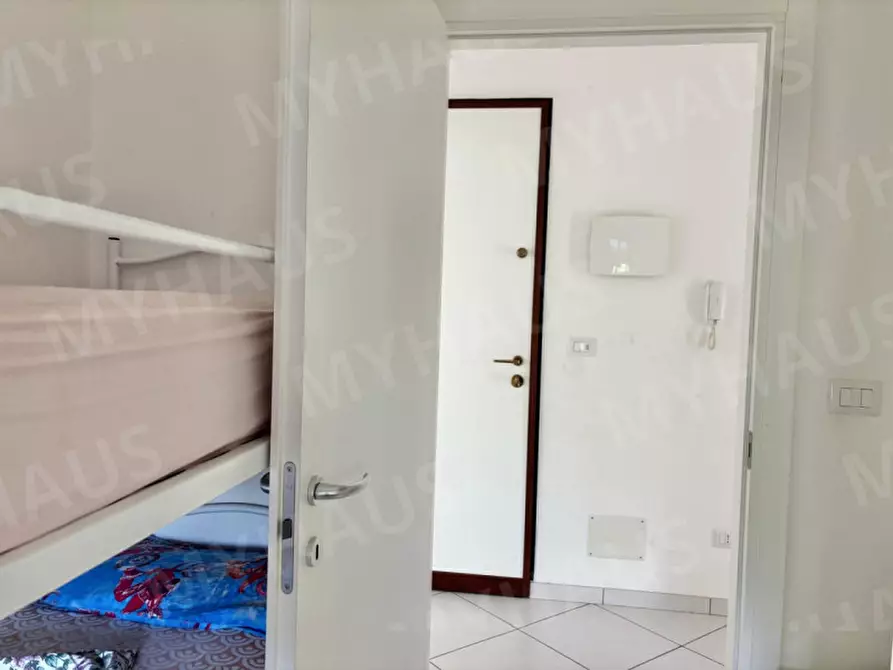 Immagine 16 di Appartamento in vendita  in Viale Antonio Canova 37 a Cesenatico