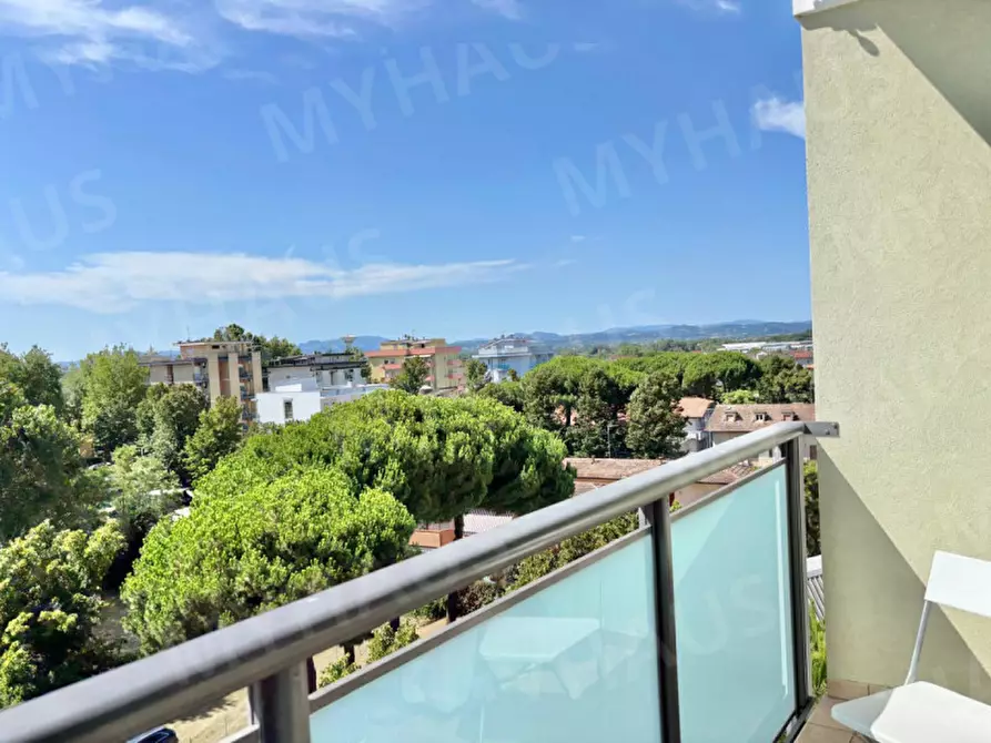 Immagine 22 di Appartamento in vendita  in Viale Antonio Canova 37 a Cesenatico