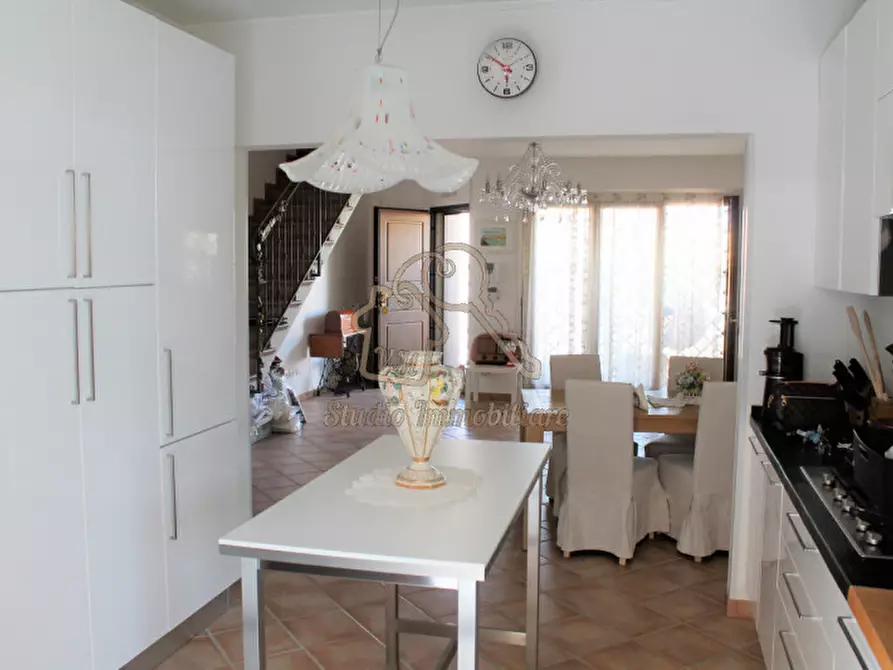 Immagine 1 di Appartamento in vendita  in via visano 31 a Roma