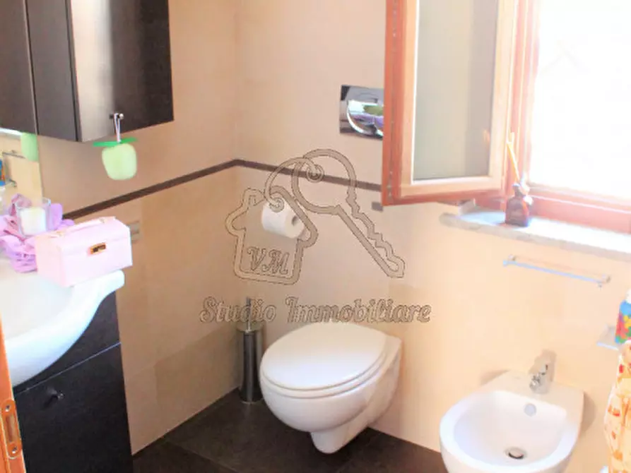 Immagine 8 di Appartamento in vendita  in via visano 31 a Roma