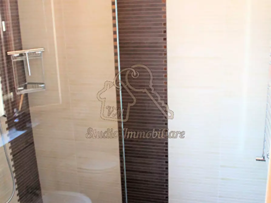 Immagine 9 di Appartamento in vendita  in via visano 31 a Roma