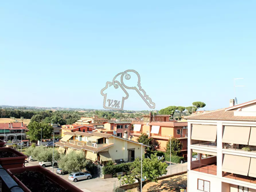 Immagine 12 di Appartamento in vendita  in via visano 31 a Roma