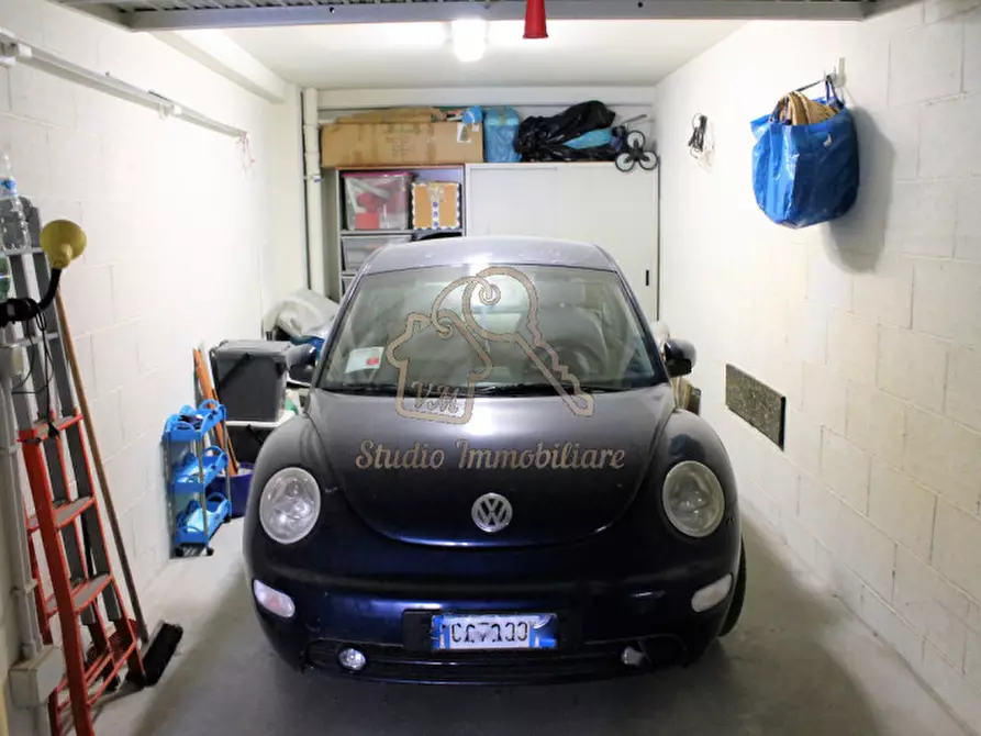 Immagine 13 di Appartamento in vendita  in via visano 31 a Roma