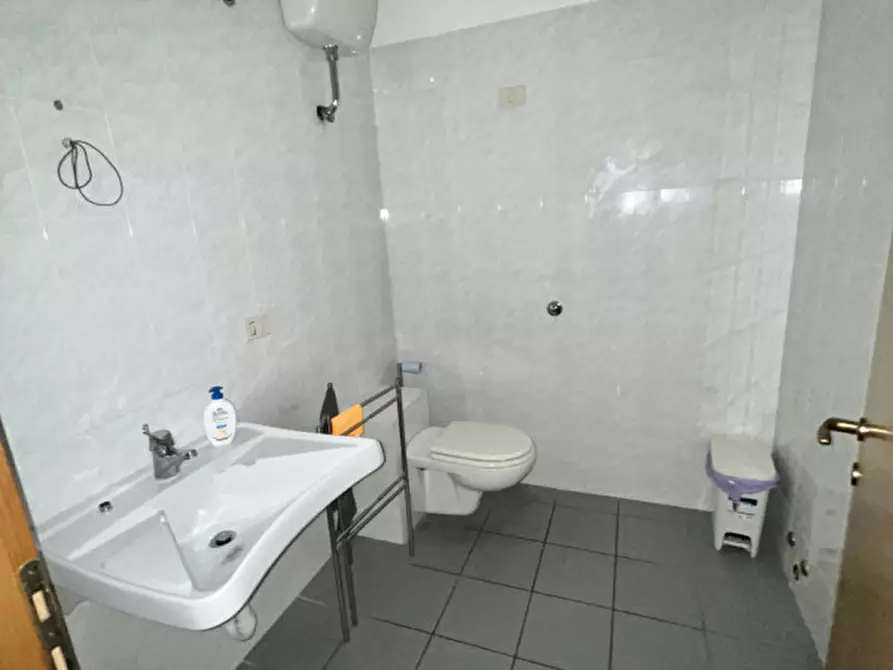 Immagine 18 di Ufficio in affitto  in piazzale dell'antica gora a Montevarchi