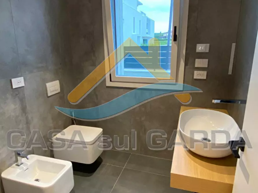 Immagine 3 di Appartamento in vendita  in Via Bell'Italia a Peschiera Del Garda