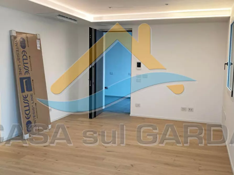 Immagine 8 di Appartamento in vendita  in Via Bell'Italia a Peschiera Del Garda