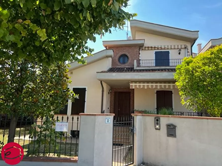 Immagine 1 di Casa bifamiliare in vendita  a Santarcangelo Di Romagna