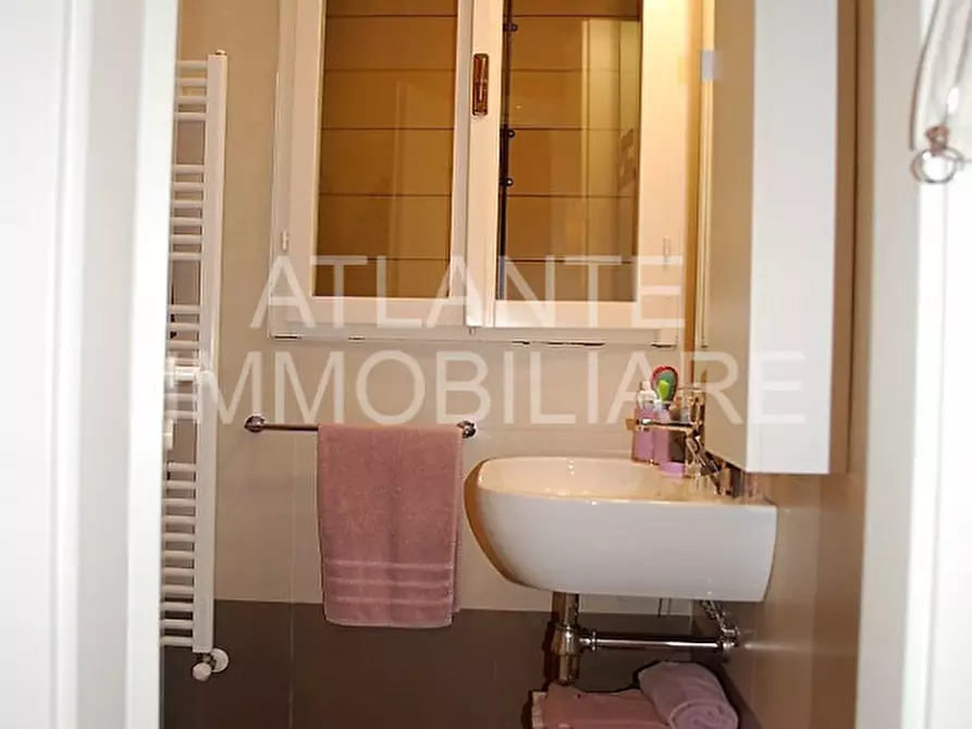 Immagine 14 di Villetta a schiera in vendita  in viale Trebaci a Riccione