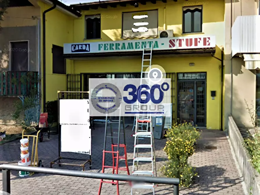 Immagine 1 di Negozio in vendita  in via Roma a Corte Franca