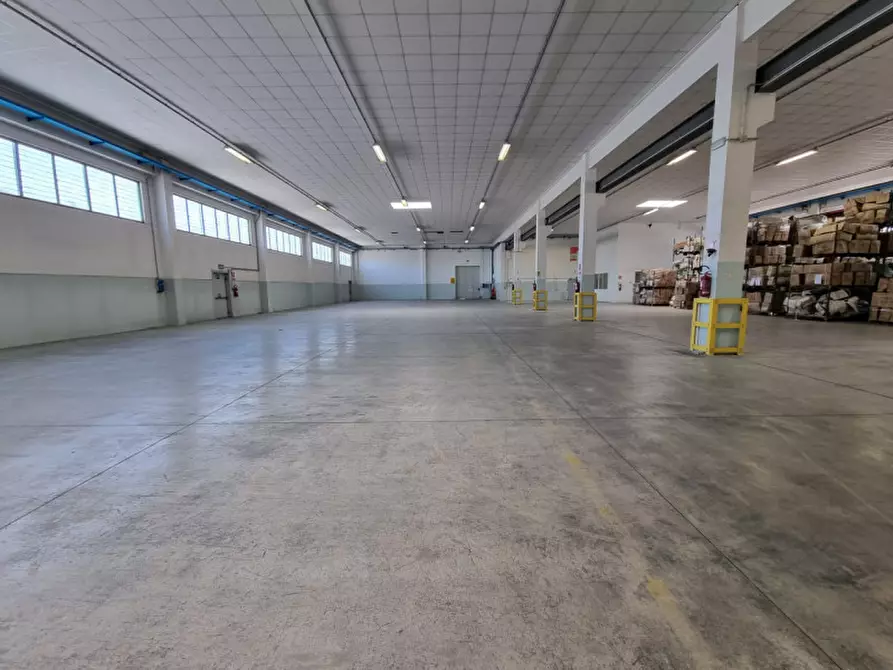Immagine 2 di Capannone industriale in vendita  in via roma a Pontelongo