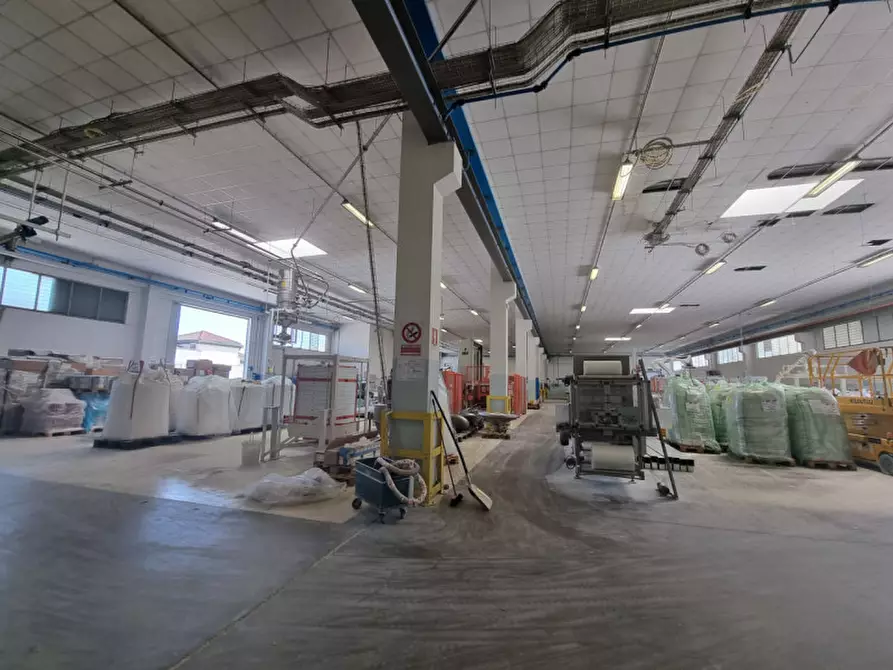 Immagine 11 di Capannone industriale in vendita  in via roma a Pontelongo