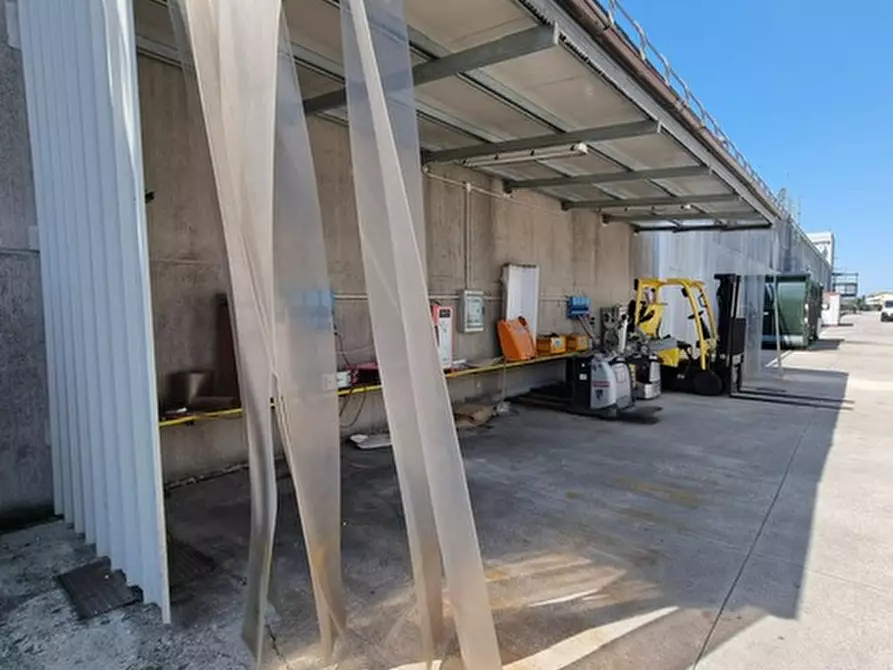 Immagine 12 di Capannone industriale in vendita  in via roma a Pontelongo