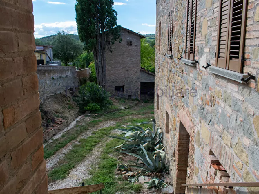Immagine 4 di Rustico / casale in vendita  a Perugia