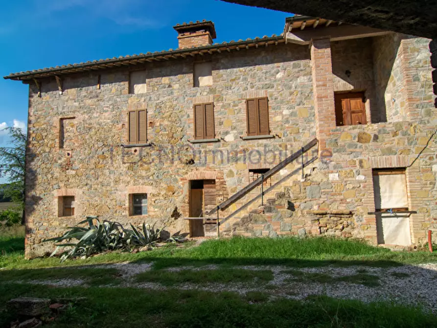 Immagine 9 di Rustico / casale in vendita  a Perugia