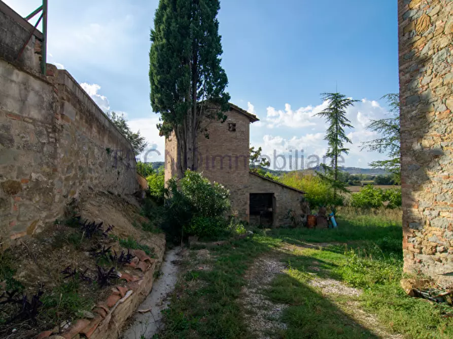 Immagine 12 di Rustico / casale in vendita  a Perugia