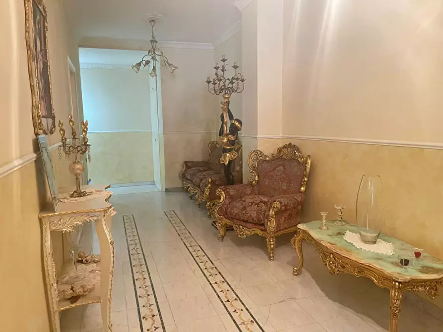 Immagine 1 di Appartamento in vendita  in Via Santa Maria Avvocata 40 a Napoli