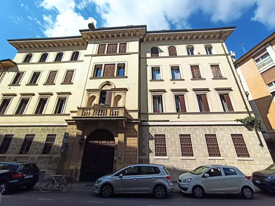 Immagine 1 di Appartamento in vendita  in Via 4 Novembre a Vicenza
