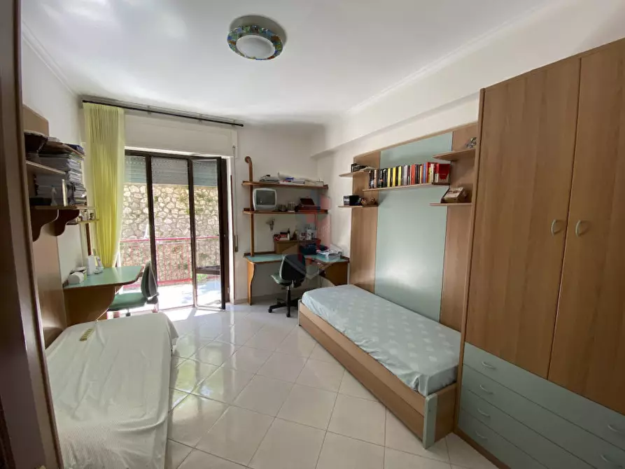 Immagine 19 di Appartamento in vendita  in VIA SAN DOMENICO a Napoli