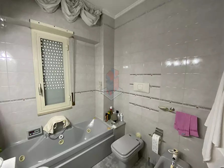 Immagine 26 di Appartamento in vendita  in VIA SAN DOMENICO a Napoli