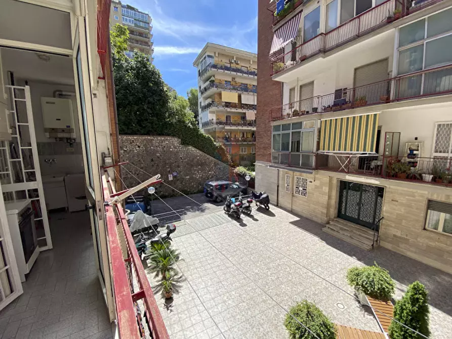 Immagine 30 di Appartamento in vendita  in VIA SAN DOMENICO a Napoli