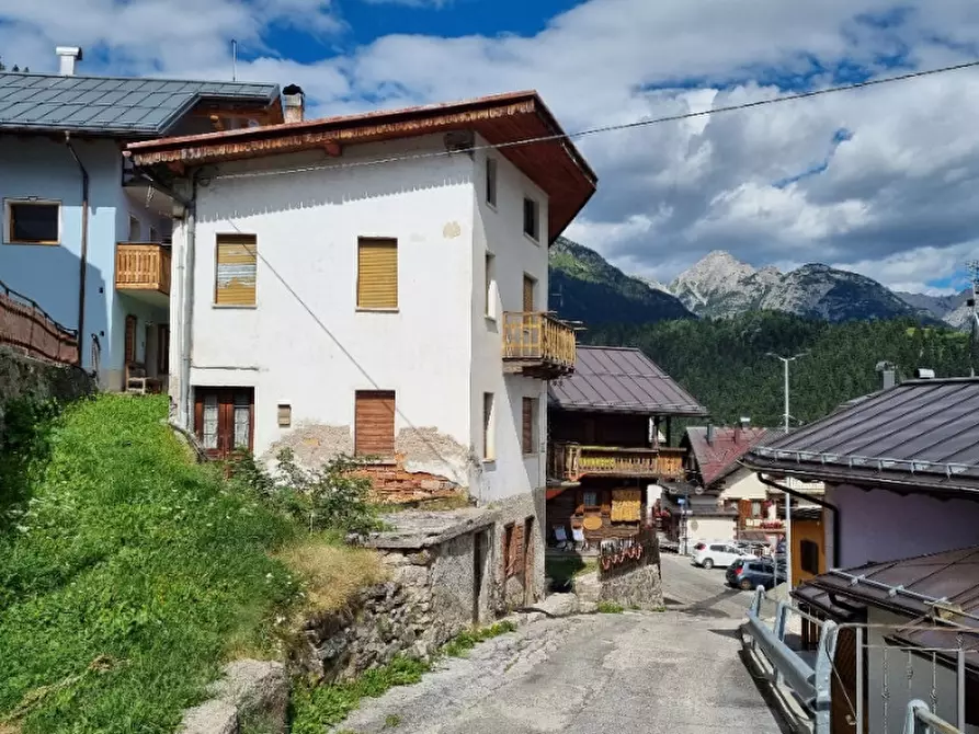 Immagine 1 di Casa indipendente in vendita  a San Pietro Di Cadore