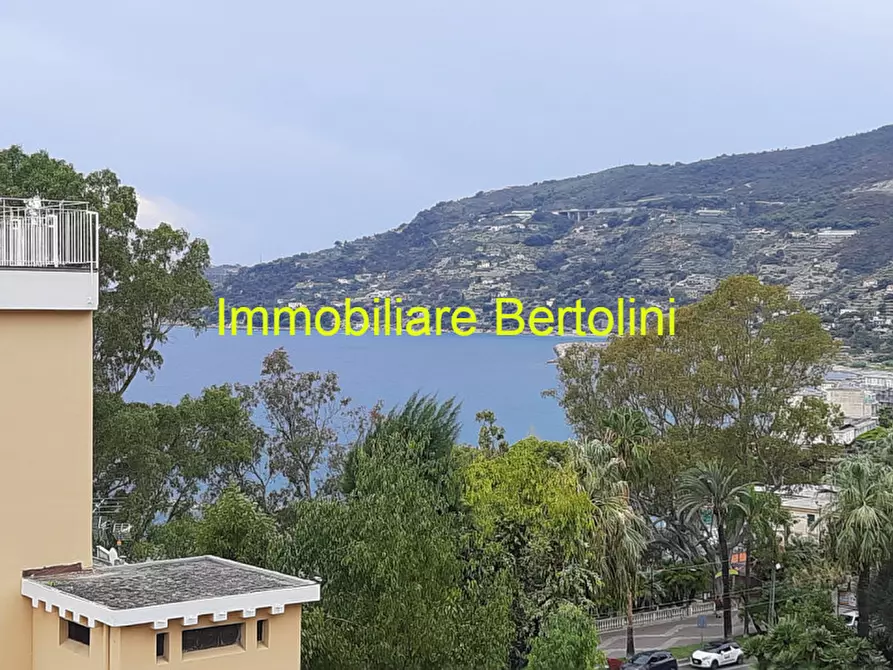 Immagine 16 di Appartamento in vendita  in VIA CAVOUR a Ospedaletti