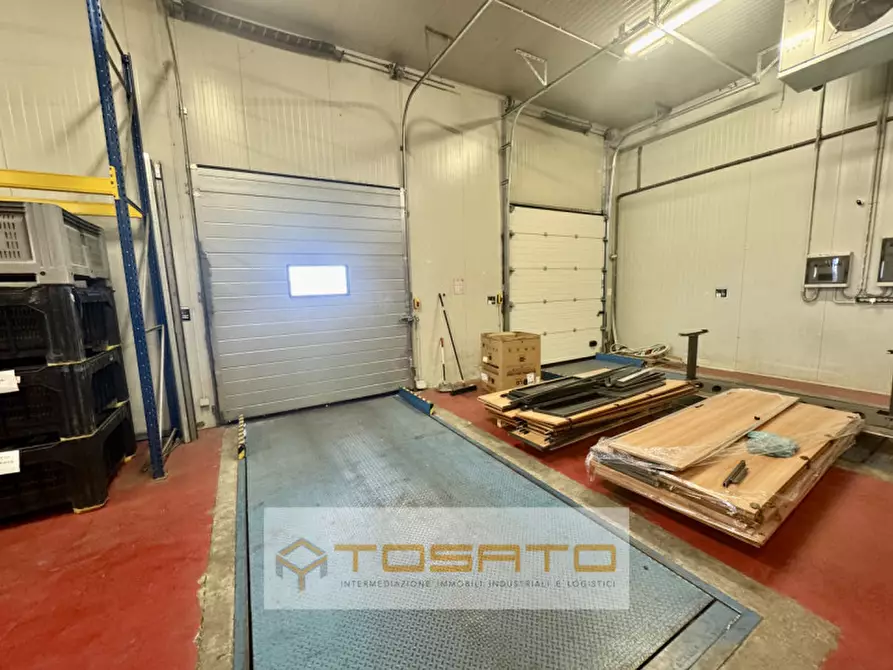 Immagine 6 di Capannone industriale in affitto  a San Giovanni Lupatoto