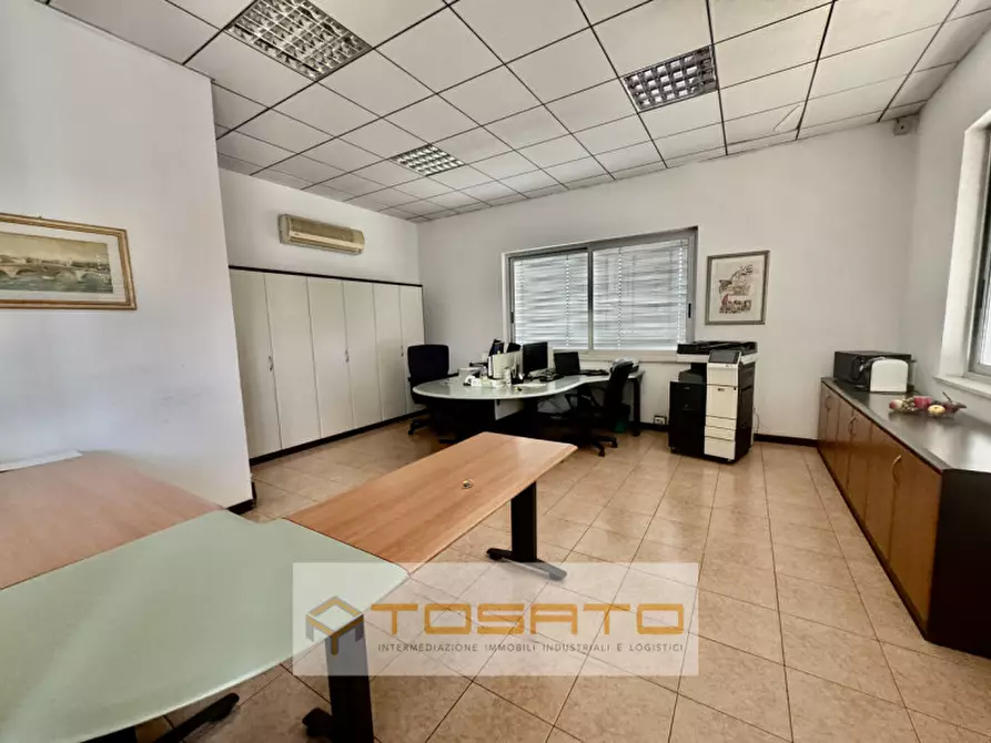 Immagine 8 di Capannone industriale in affitto  a San Giovanni Lupatoto