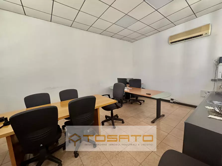 Immagine 9 di Capannone industriale in affitto  a San Giovanni Lupatoto