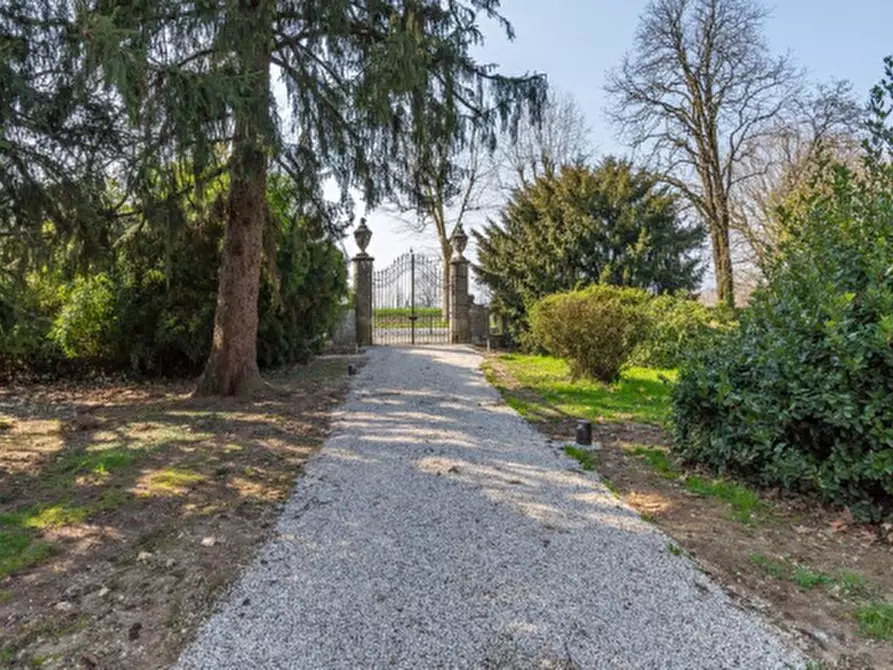 Immagine 21 di Villa in vendita  a Montegalda