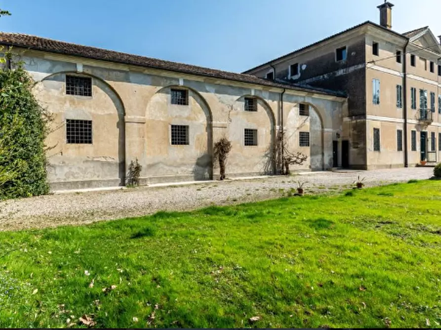 Immagine 22 di Villa in vendita  a Montegalda