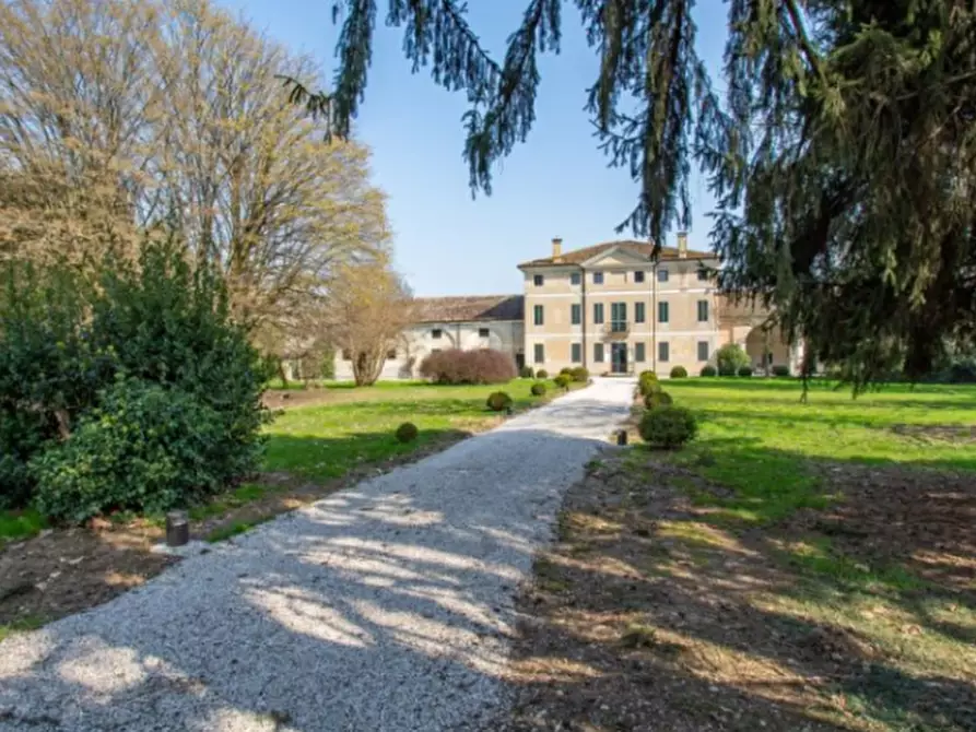Immagine 36 di Villa in vendita  a Montegalda