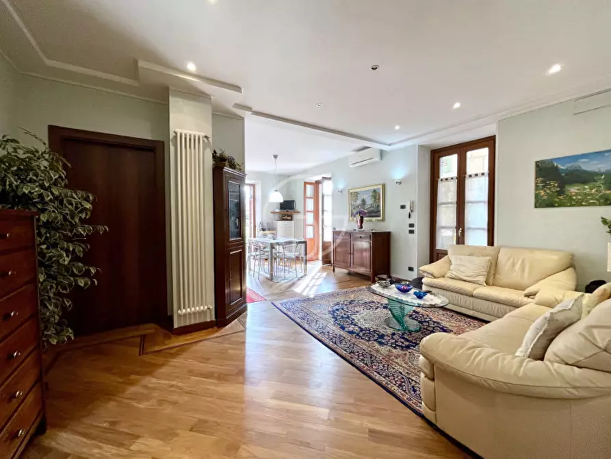 Immagine 16 di Appartamento in vendita  in desenzano a Desenzano Del Garda